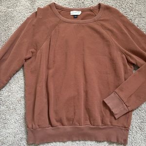 Universal threads crew neck